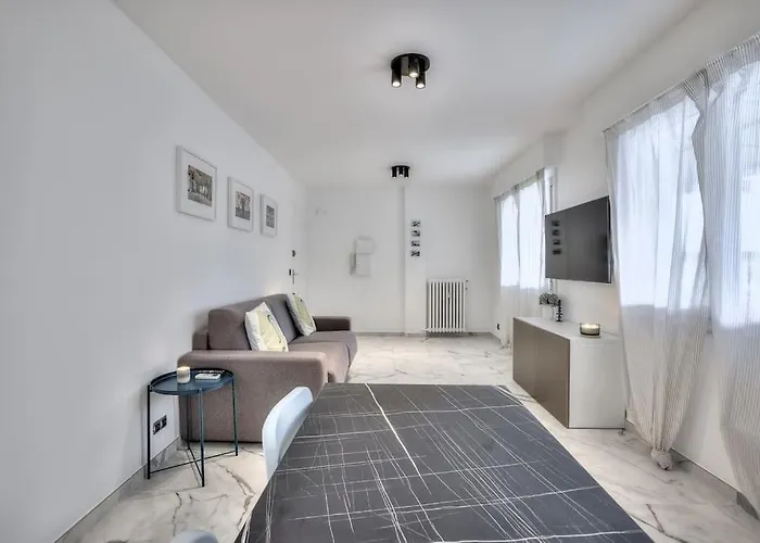 Apartment The White Cocoon In *