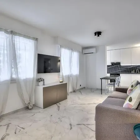 The White Cocoon In Appartement *